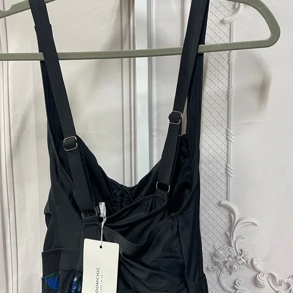 BloomChic Black Swim Dress with Tropical Accents 18/20 - Picture 12 of 13